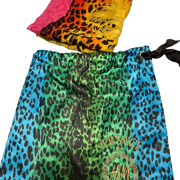 H&M Versace Leopard Brocade Pink Gold Print Silk Scarf - Picture 4 of 4